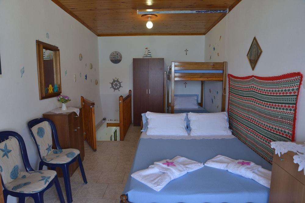 Erginas Boat House Apartment Plaka  Exterior photo